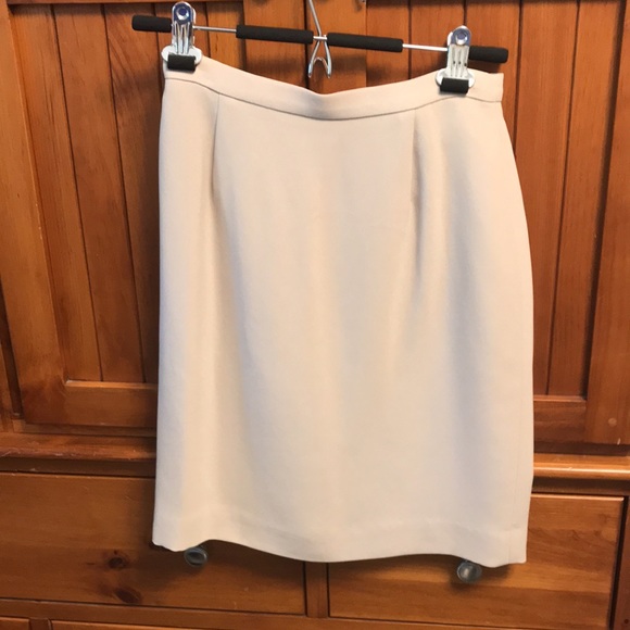 2 Beautiful skirts size 2 - Picture 2 of 6